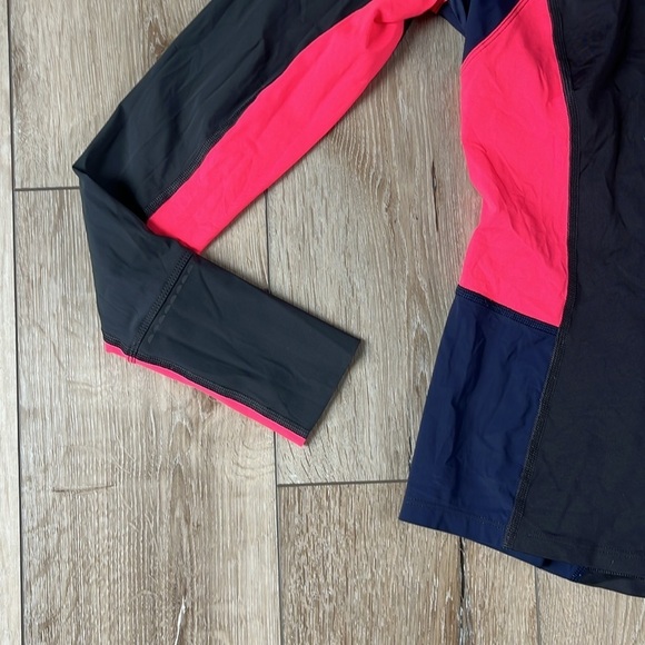Lululemon Trail Bound Long Sleeve in Deep Coal / Deep Navy / Electric Coral - Picture 4 of 9